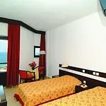 Ξενοδοχείο Gural 3*